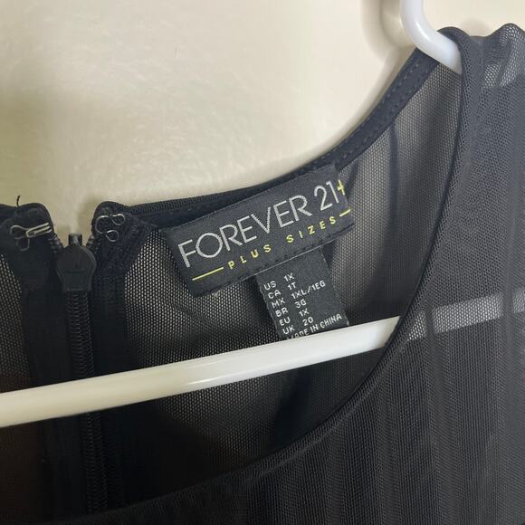 Forever 21+ Sleeveless Mini Dress Womens Size 1X Black Mesh Pleated Fit Flare - Picture 4 of 7
